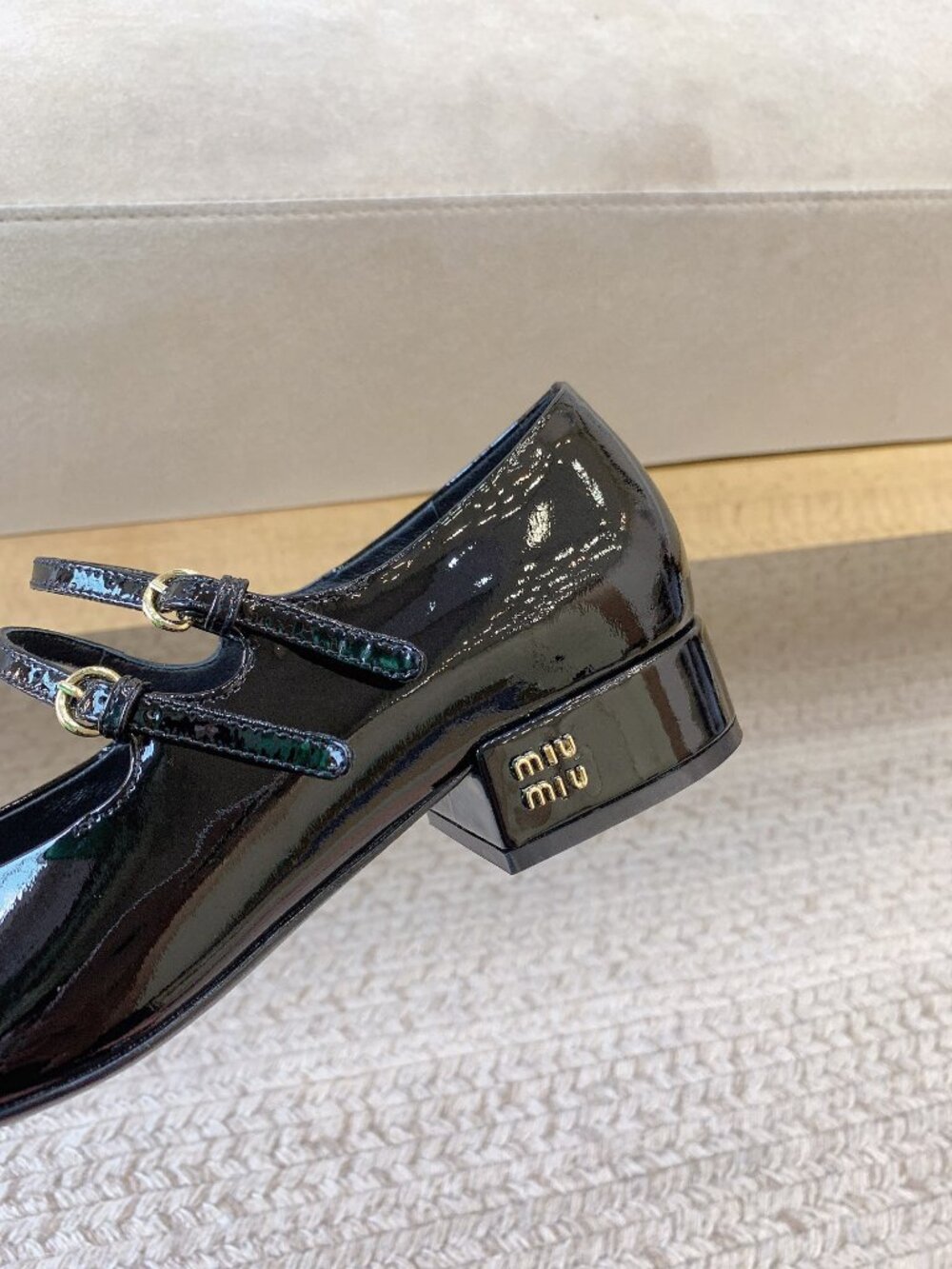 Miu Miu Double-Strap Patent Leather Pointed-Toe Low-Heeled Mary Jane Shoes - Picture 2 of 7